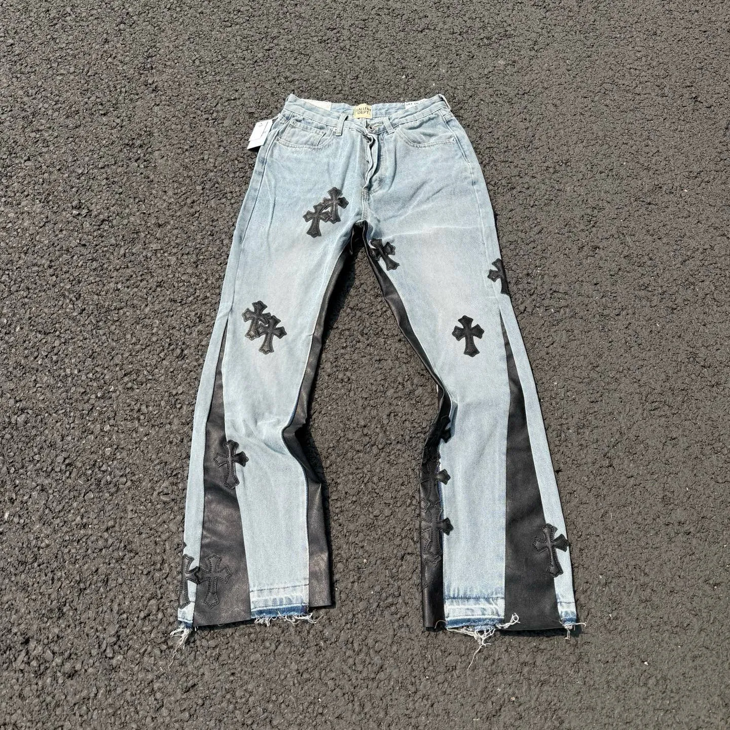 #8148 P290💰 Independent GALLERY DEPT. Vintage multi-leather splicing black leather cross loose washed flared jeans - truly restore the ultimate texture of Vintage - original hardware accessories washed and other elevators, QR code analysis are all purchased from the original factory, high degree of restoration, you are welcome to compare with a certain product ~ - three-dimensional version Loose and comfortable, not picky about the figure, tall and slim, factory Seiko, original factory quality control, same style for men and women, can be matched with couples, versatile recommendation Essential jeans for all seasons - sizes: 28 30 32 34 36